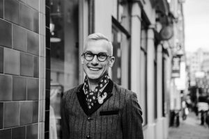 Mark Hill Antiques & Collectables Expert